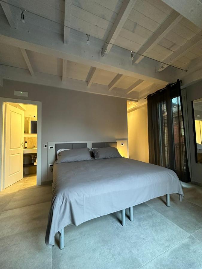 Deluxe Double Room Balcony,1480352957:JPEG