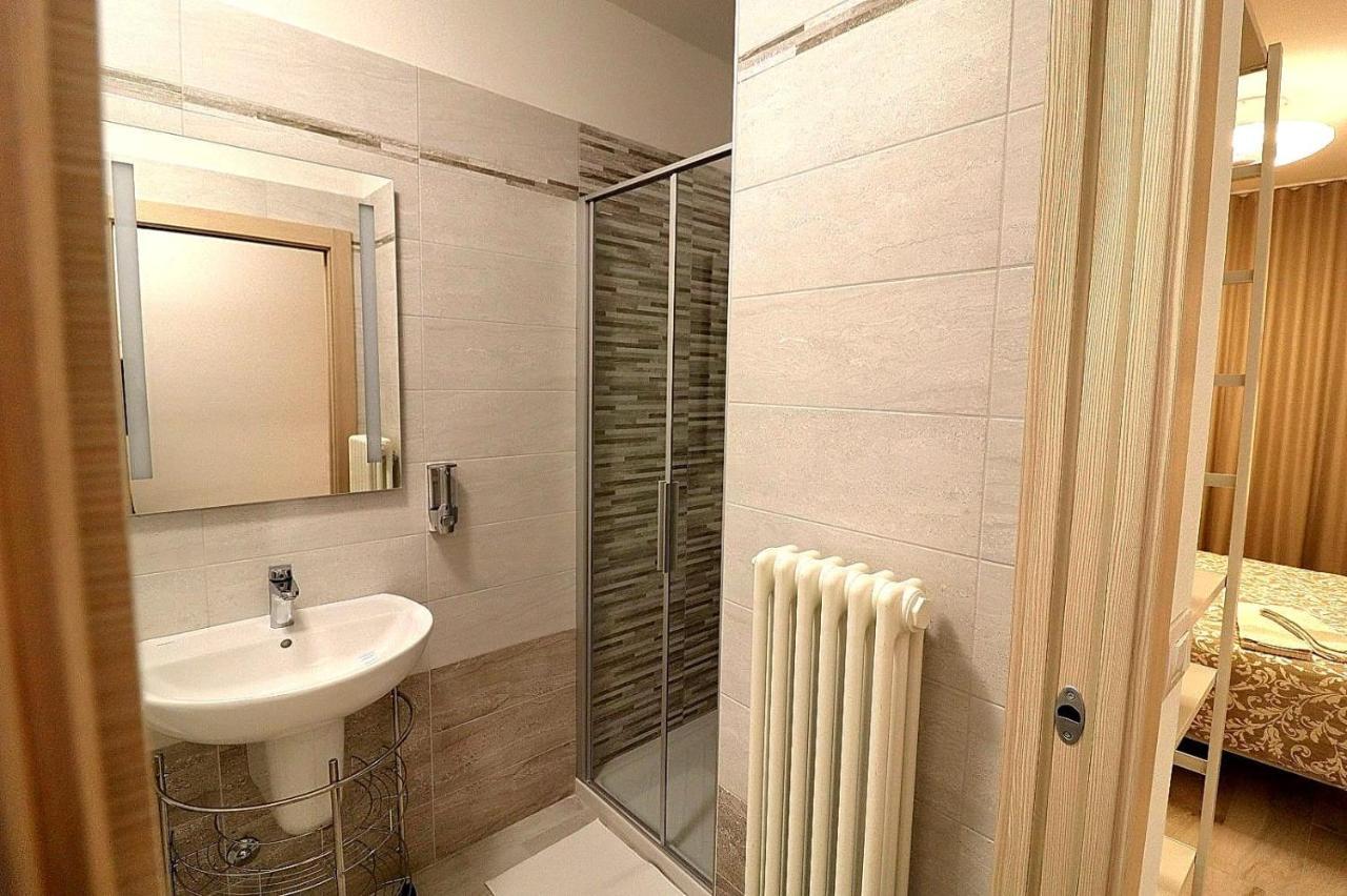 Double Room,1491041281:JPEG