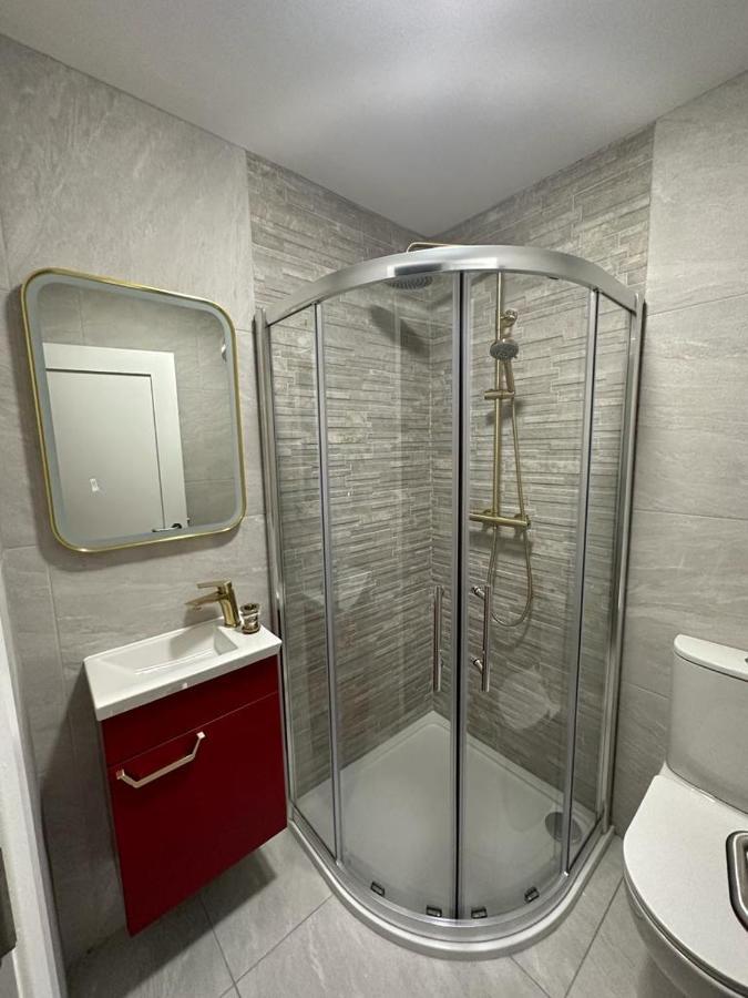 Classic Quadruple Room,1493057137:JPEG