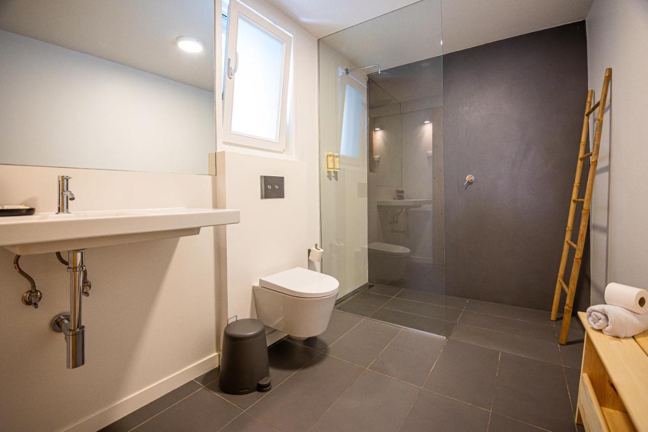 Double Room,1495701346:JPEG