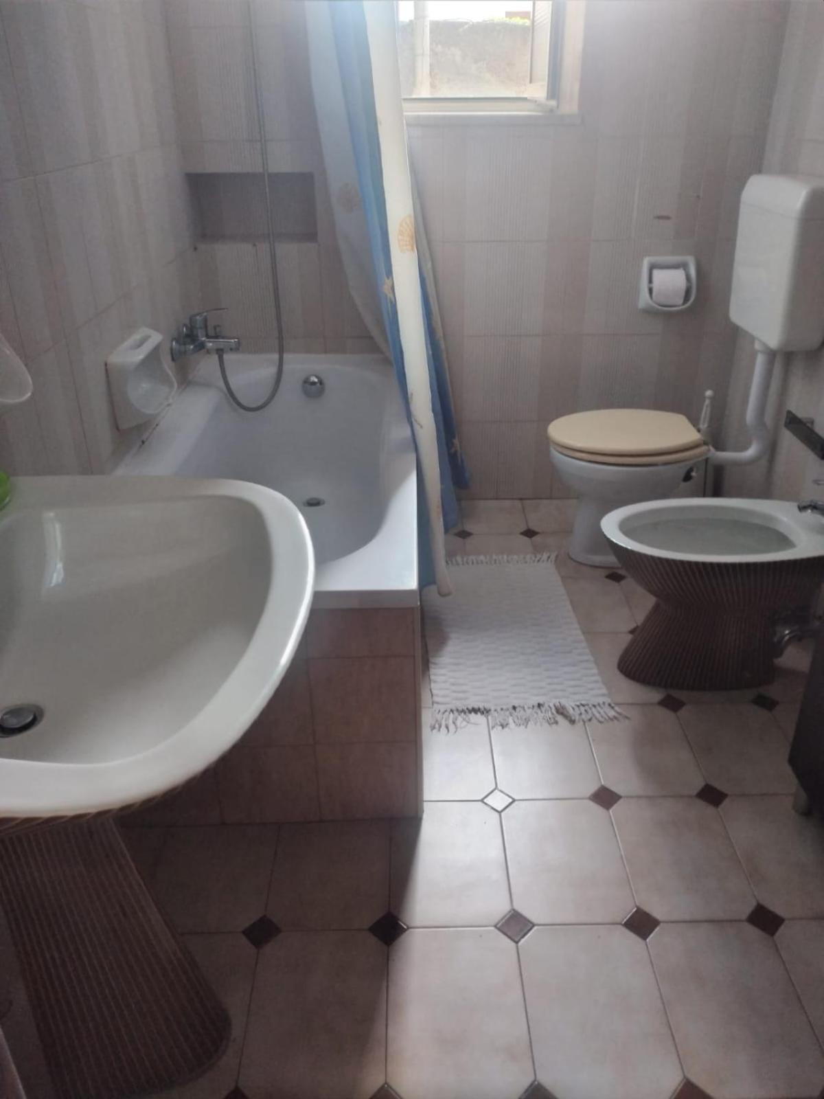 Triple Room Private External Bathroom