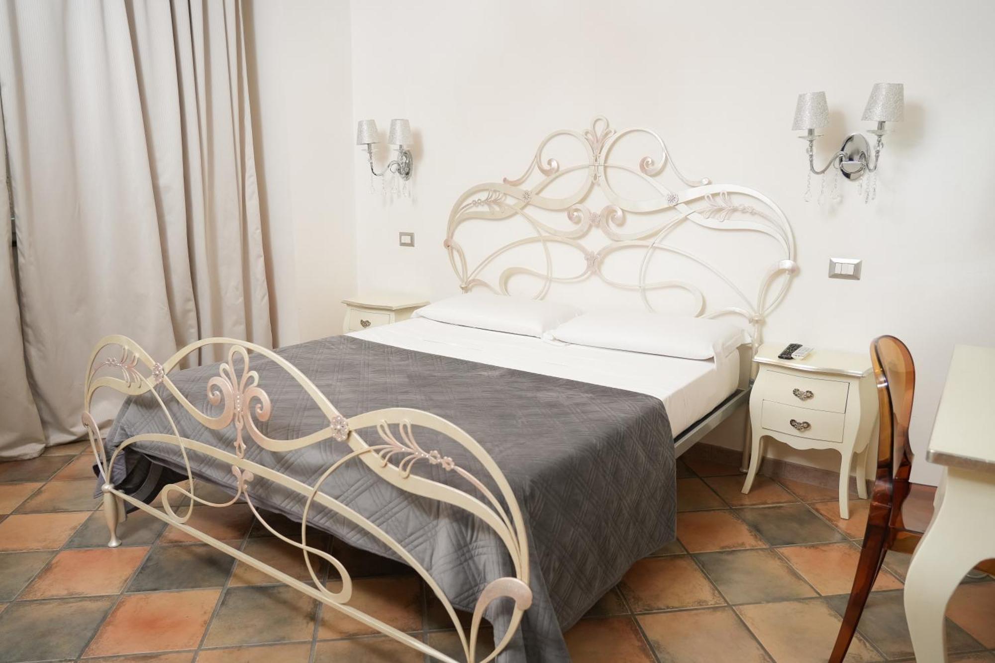 Standard Double Room,1499215045:JPEG