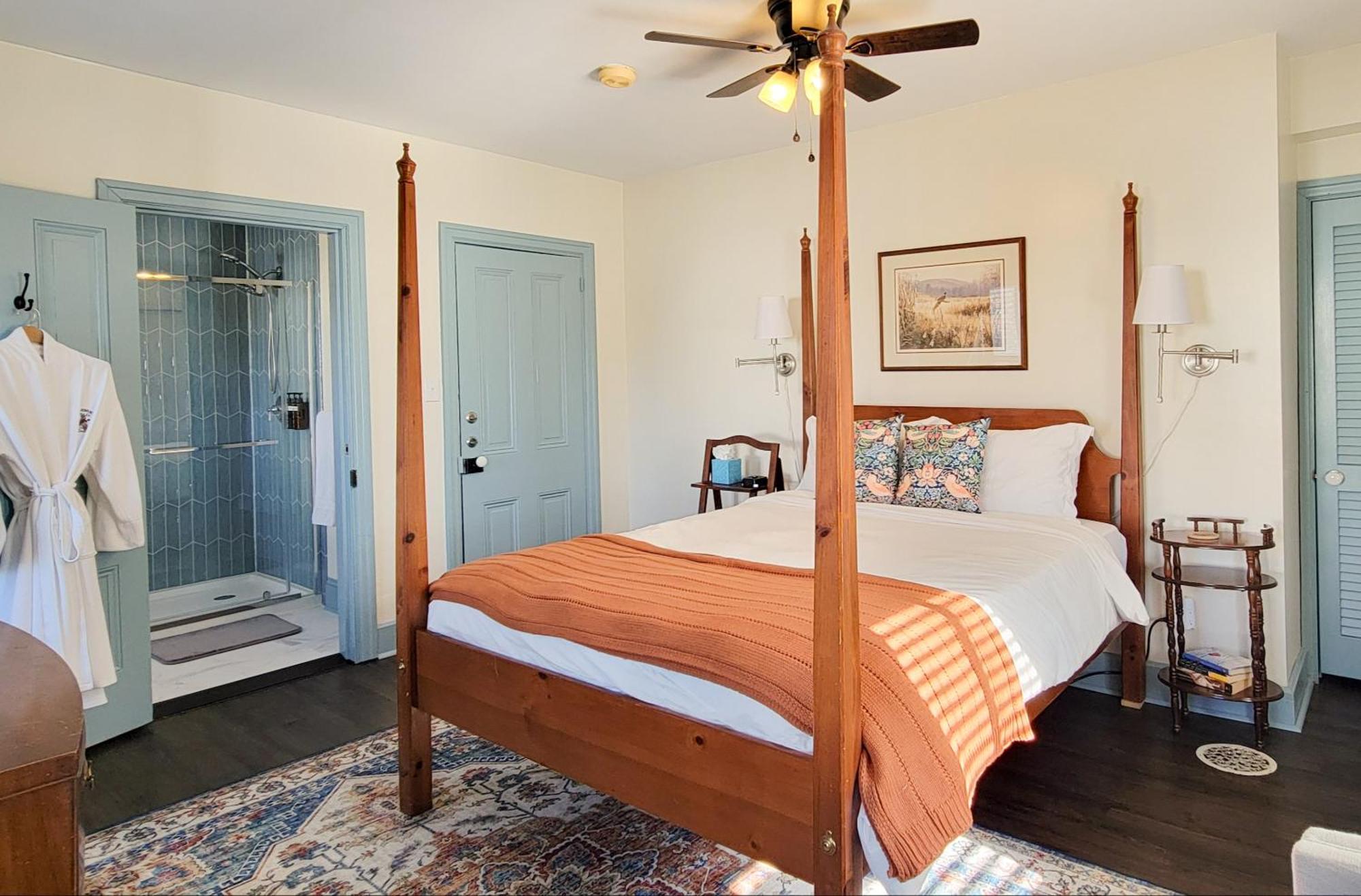 Queen Room