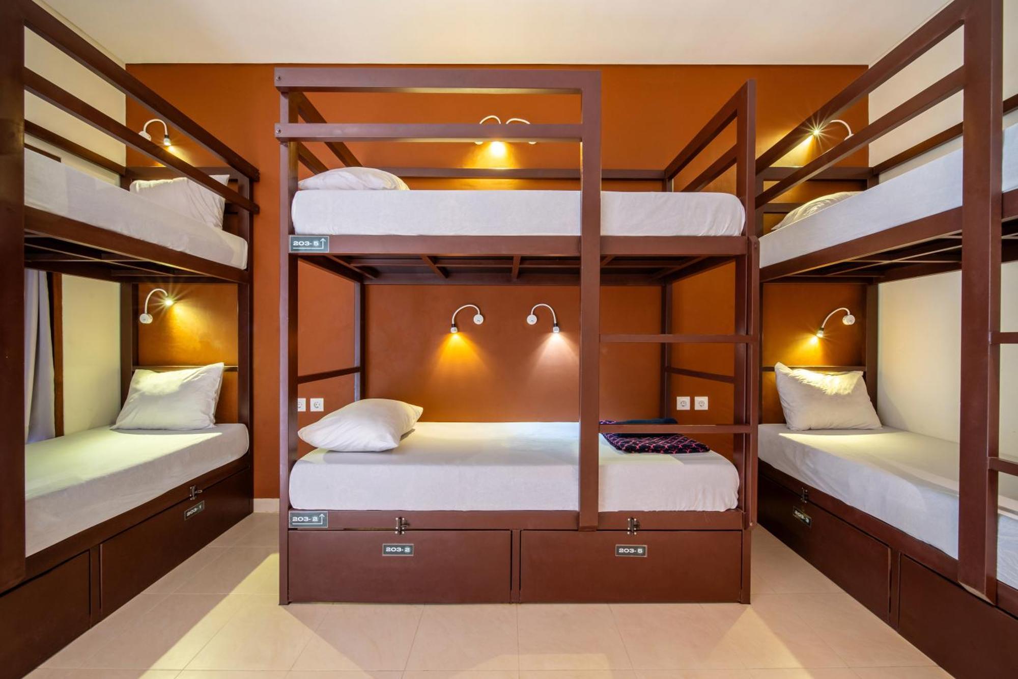 Bed 6-Bed Female Dormitory Room,1518546049:JPEG