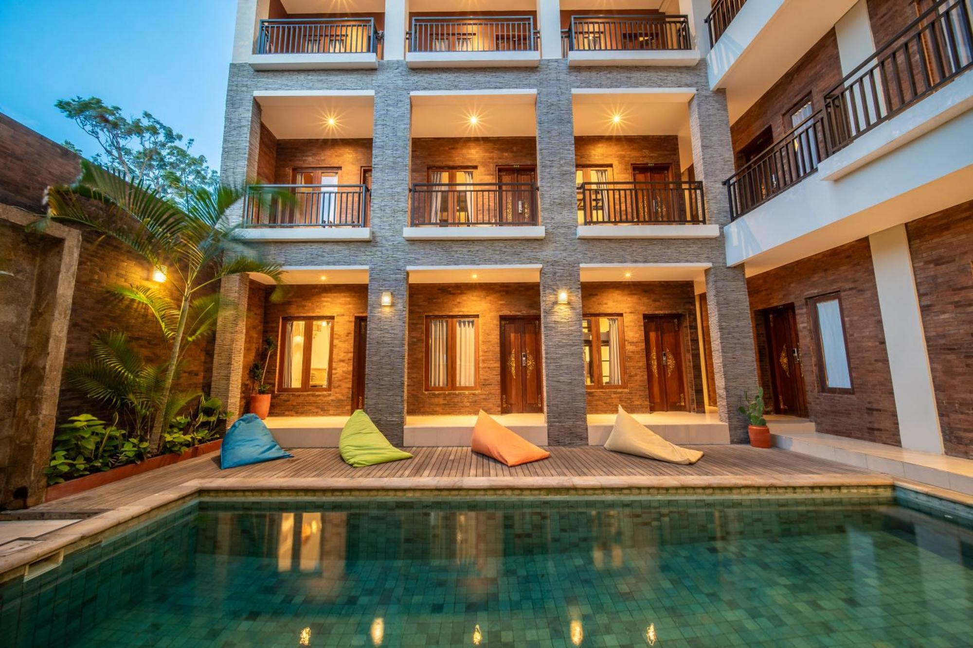 King Room Pool View