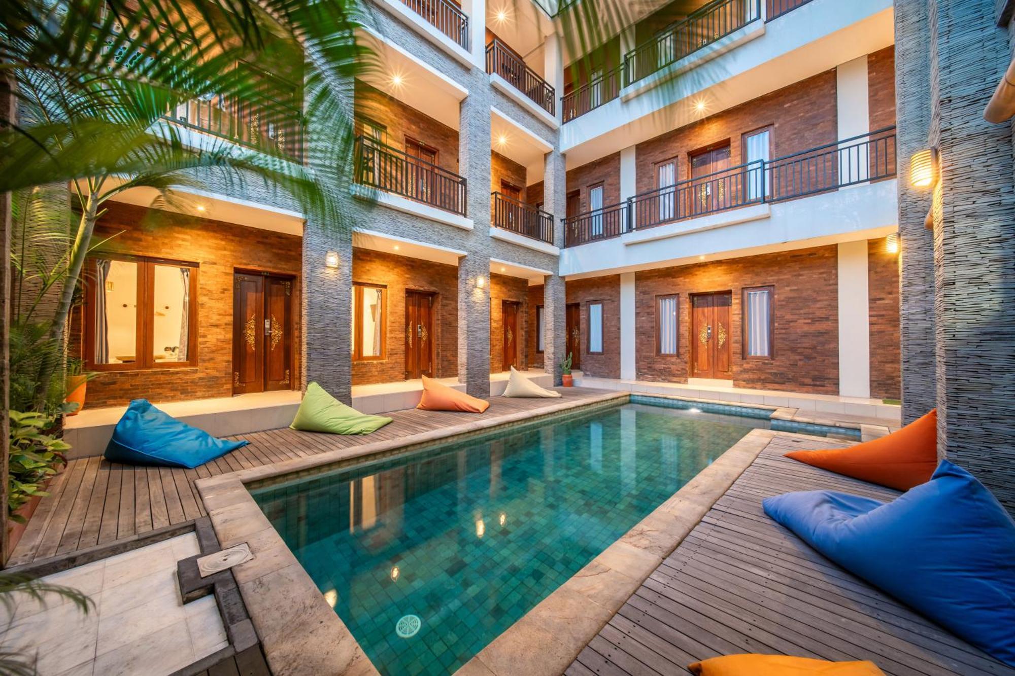 King Room Pool View