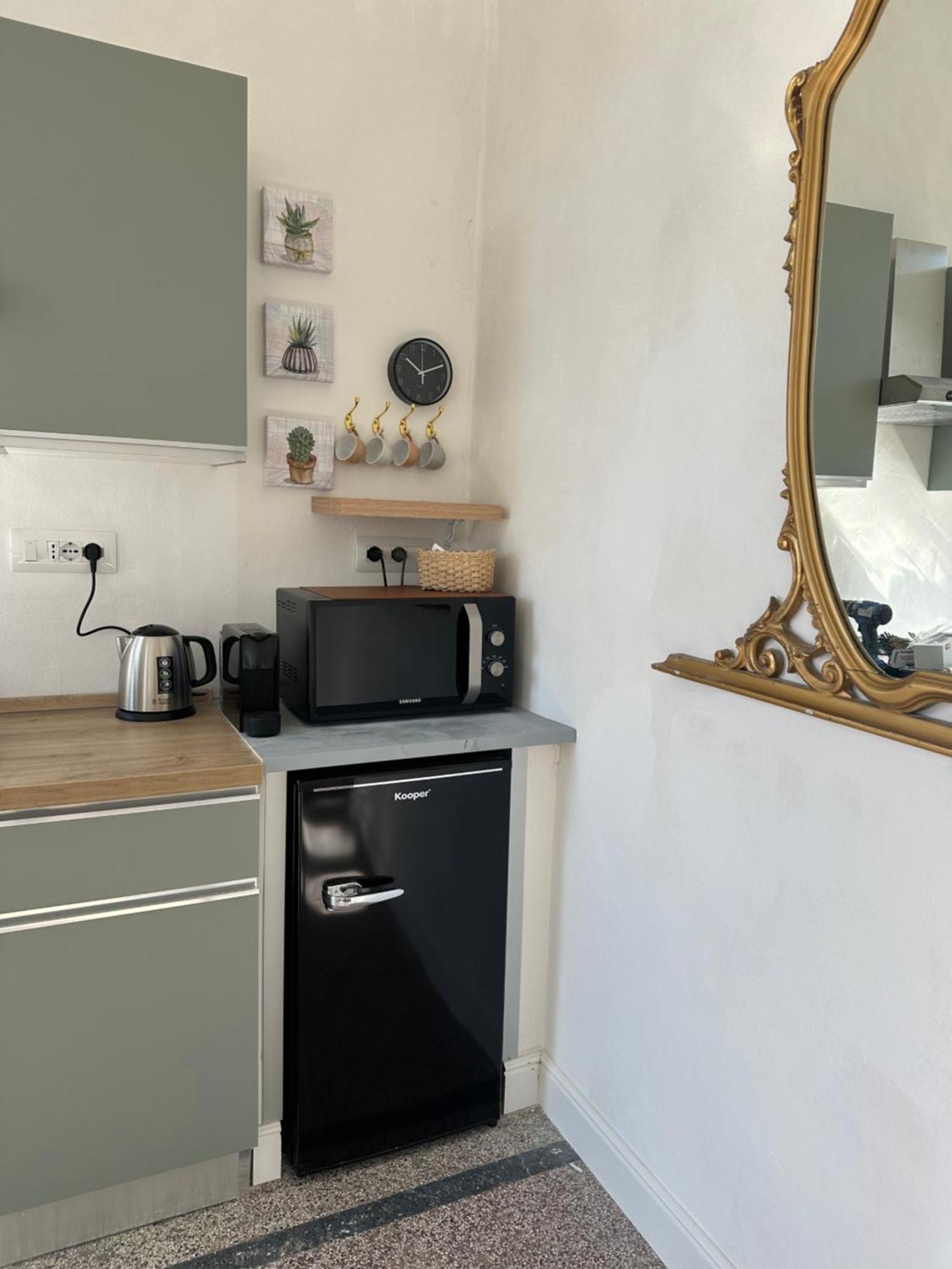 Deluxe Double Room with Balcony,1500229033:JPEG