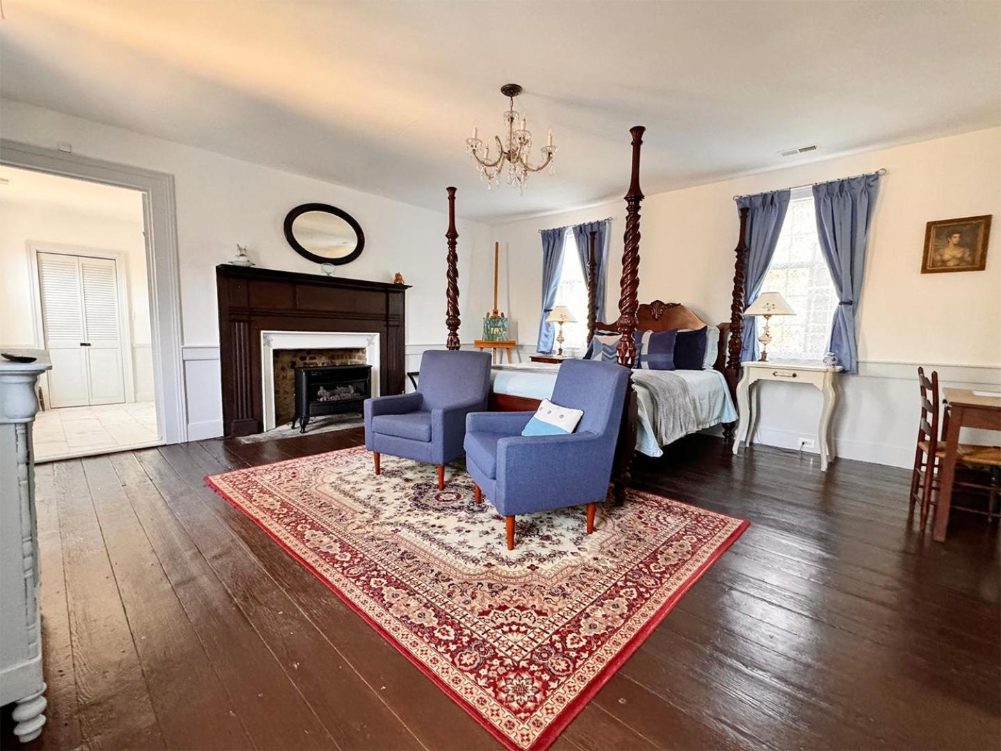 Deluxe Queen Room