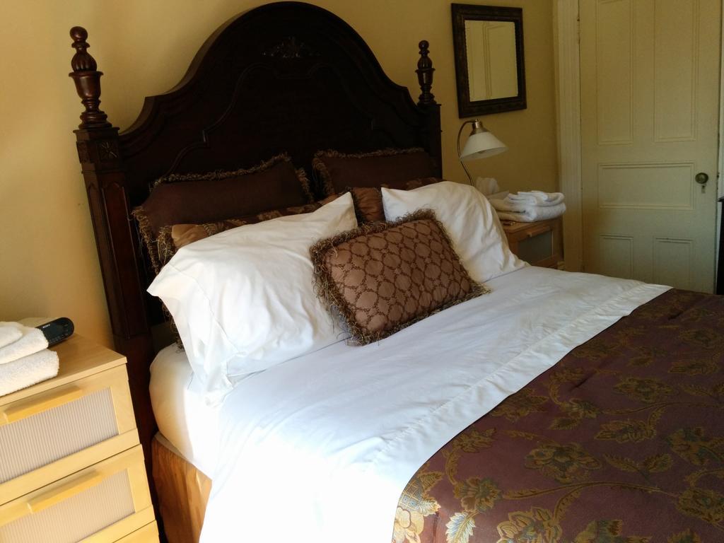 Queen Room with Shared Bathroom