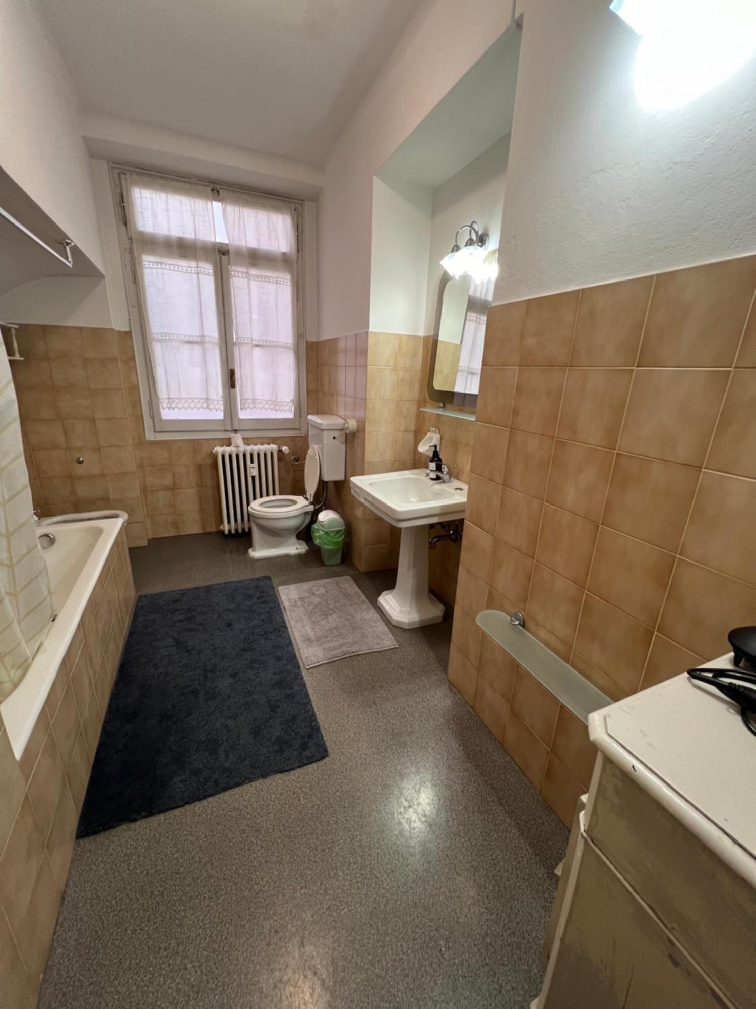 Double Room with Shared Bathroom,1515463369:JPEG
