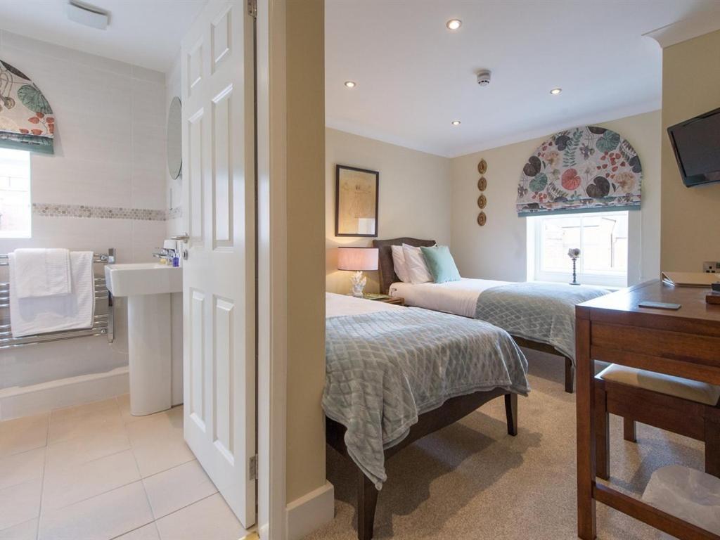 Twin Room with Shower,1588035064:JPEG