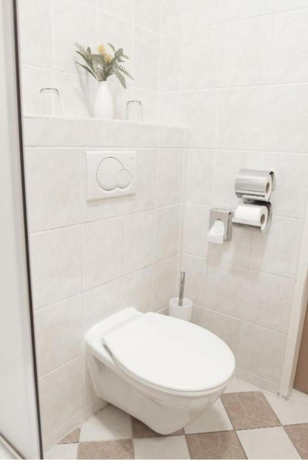 Single Room,1240926463:JPEG
