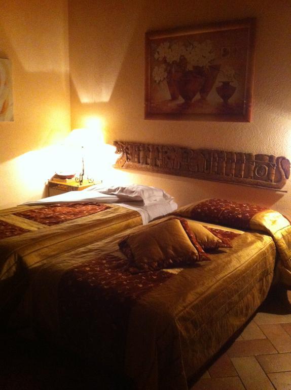 Camera Matrimoniale/Doppia con Letti Singoli con Bagno