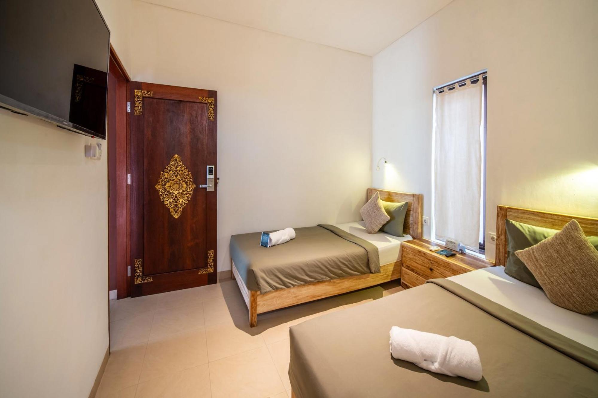 Twin Room Private Bathroom