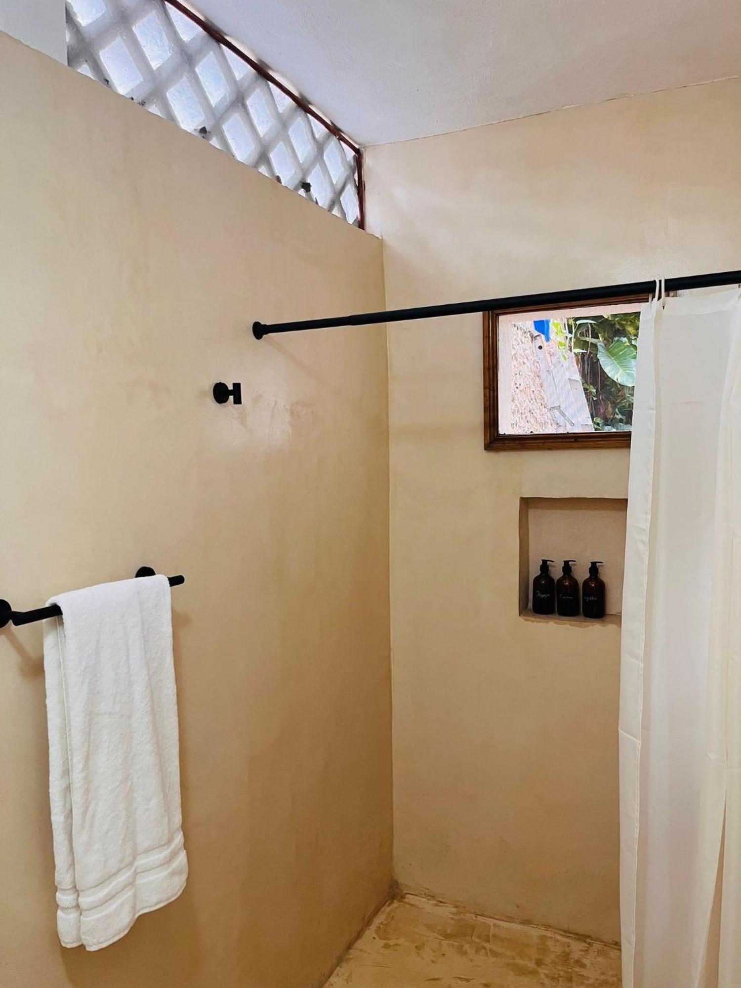 Estudio con cama extragrande