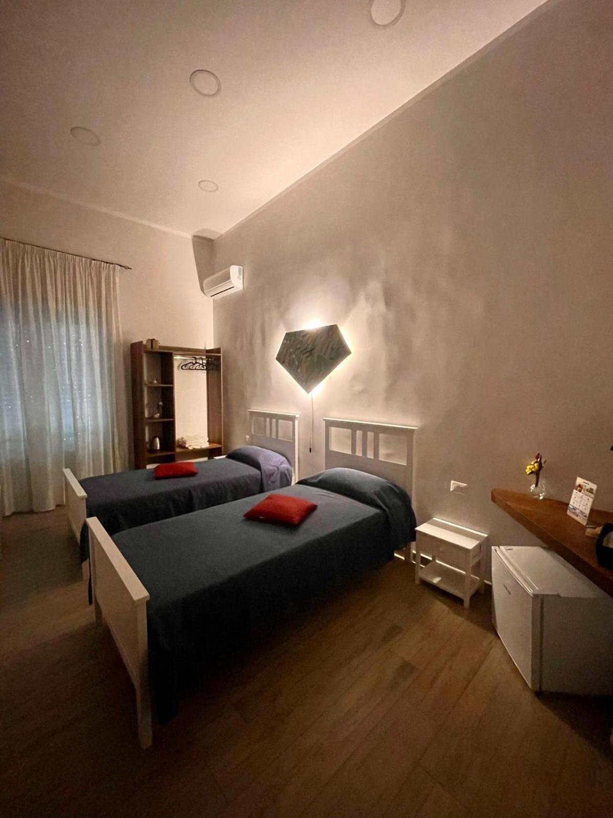 Twin Room with View,1524215257:JPEG