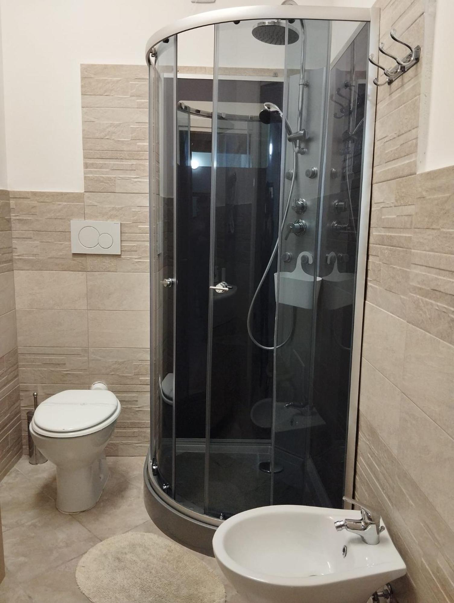 Double Room Private Bathroom,1521313357:JPEG