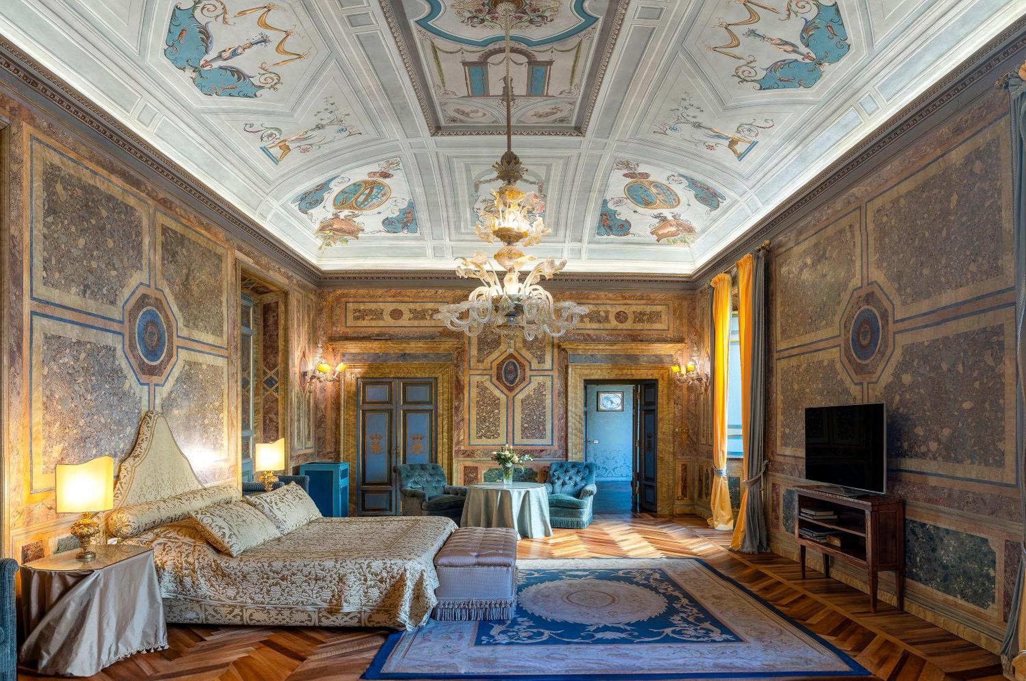 Queen Hortense Suite