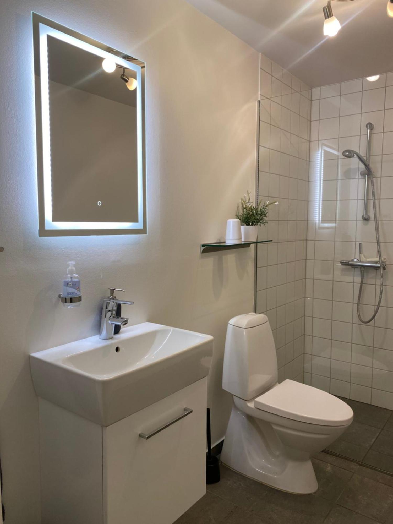 Single Room,1529909569:JPEG