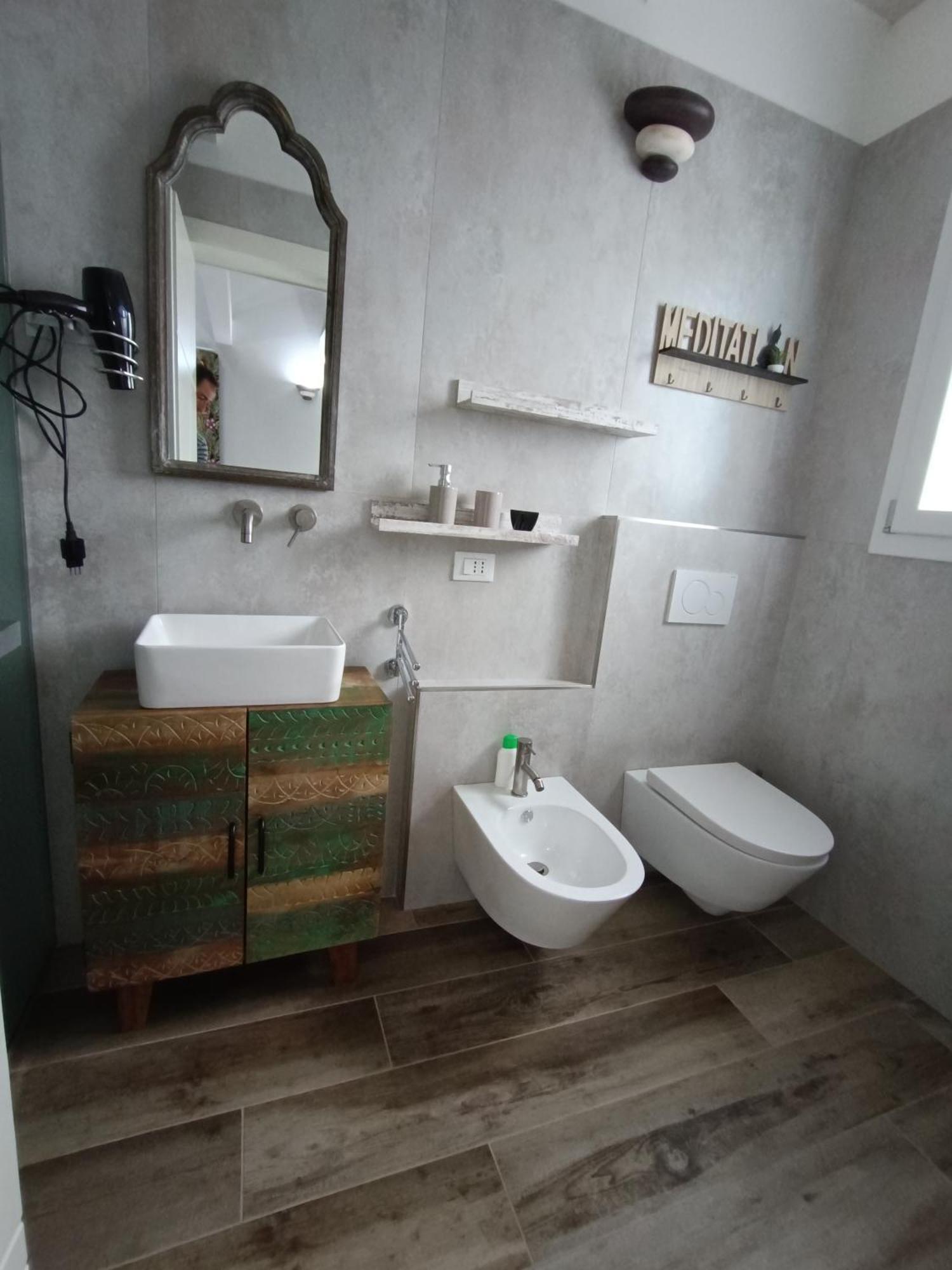 Deluxe Double Room,1532284276:JPEG