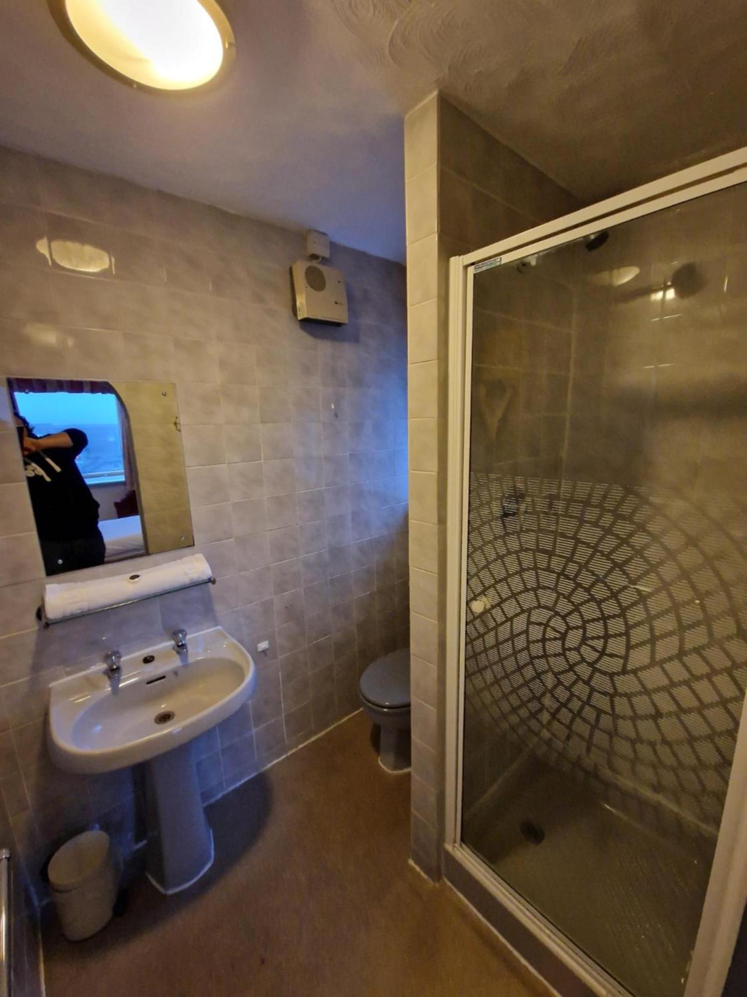 Single Room with Mountain View