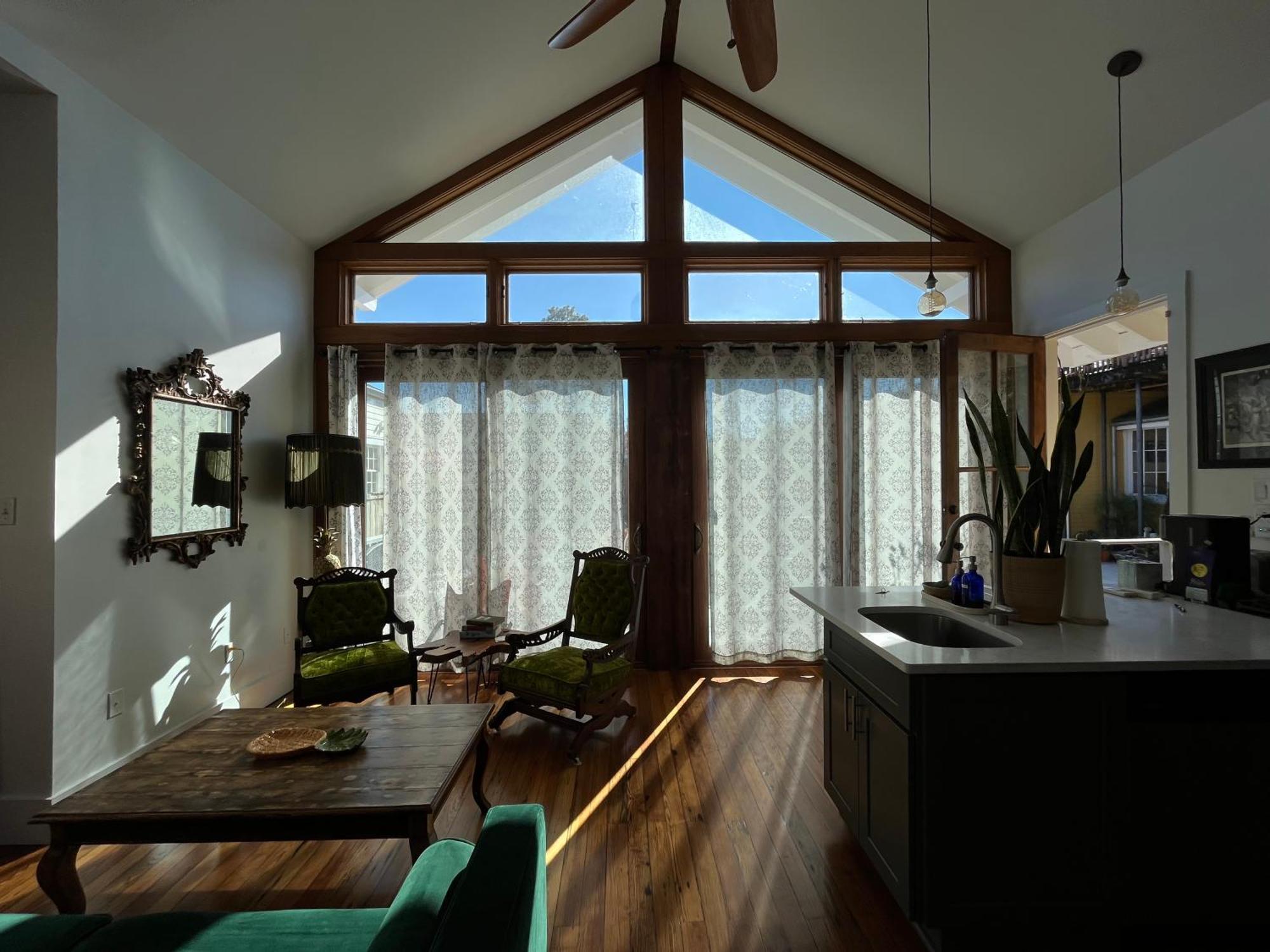 Deluxe King Suite