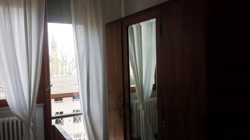 Double or Twin Room Private External Bathroom