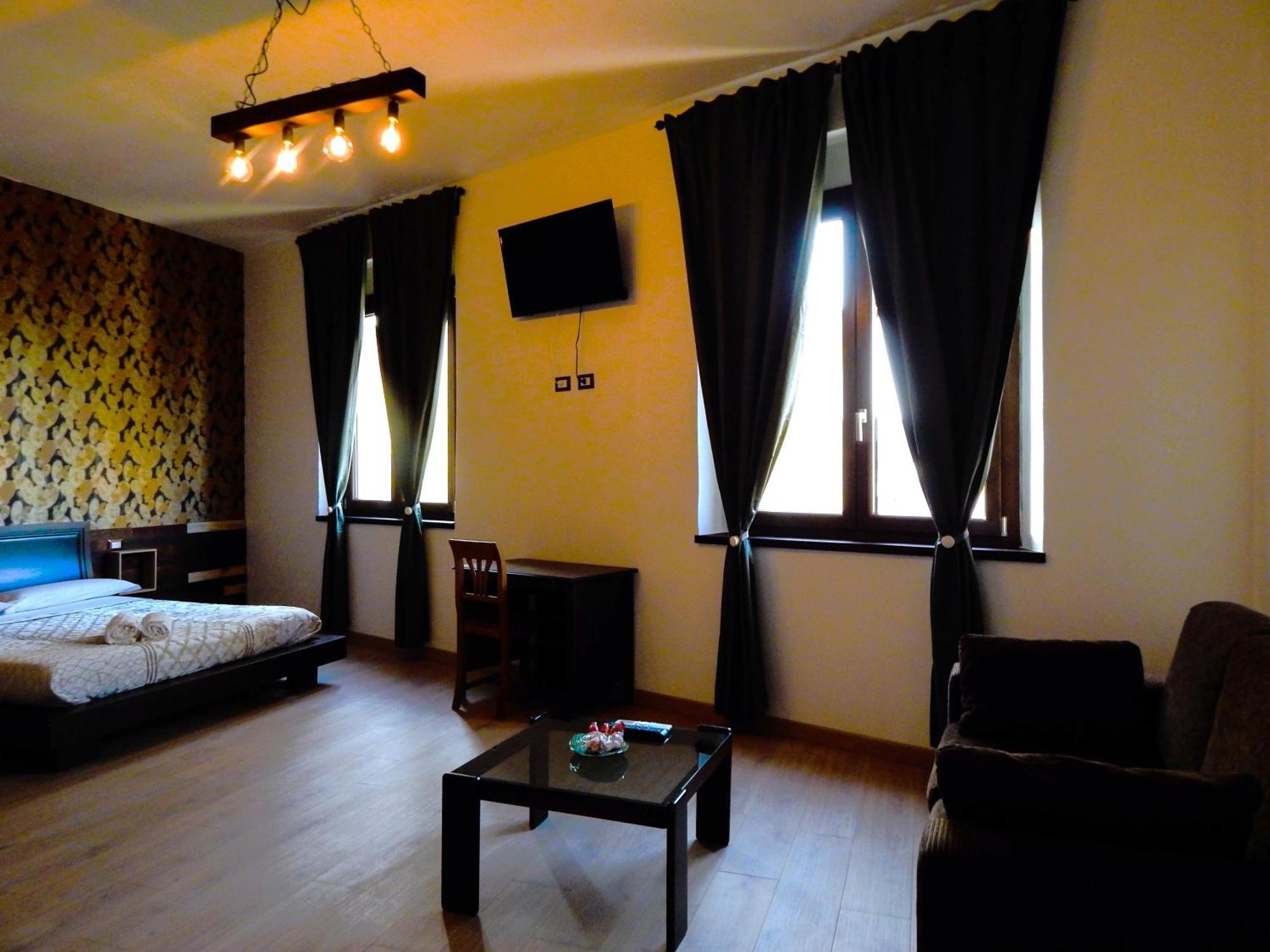 Deluxe Family Room