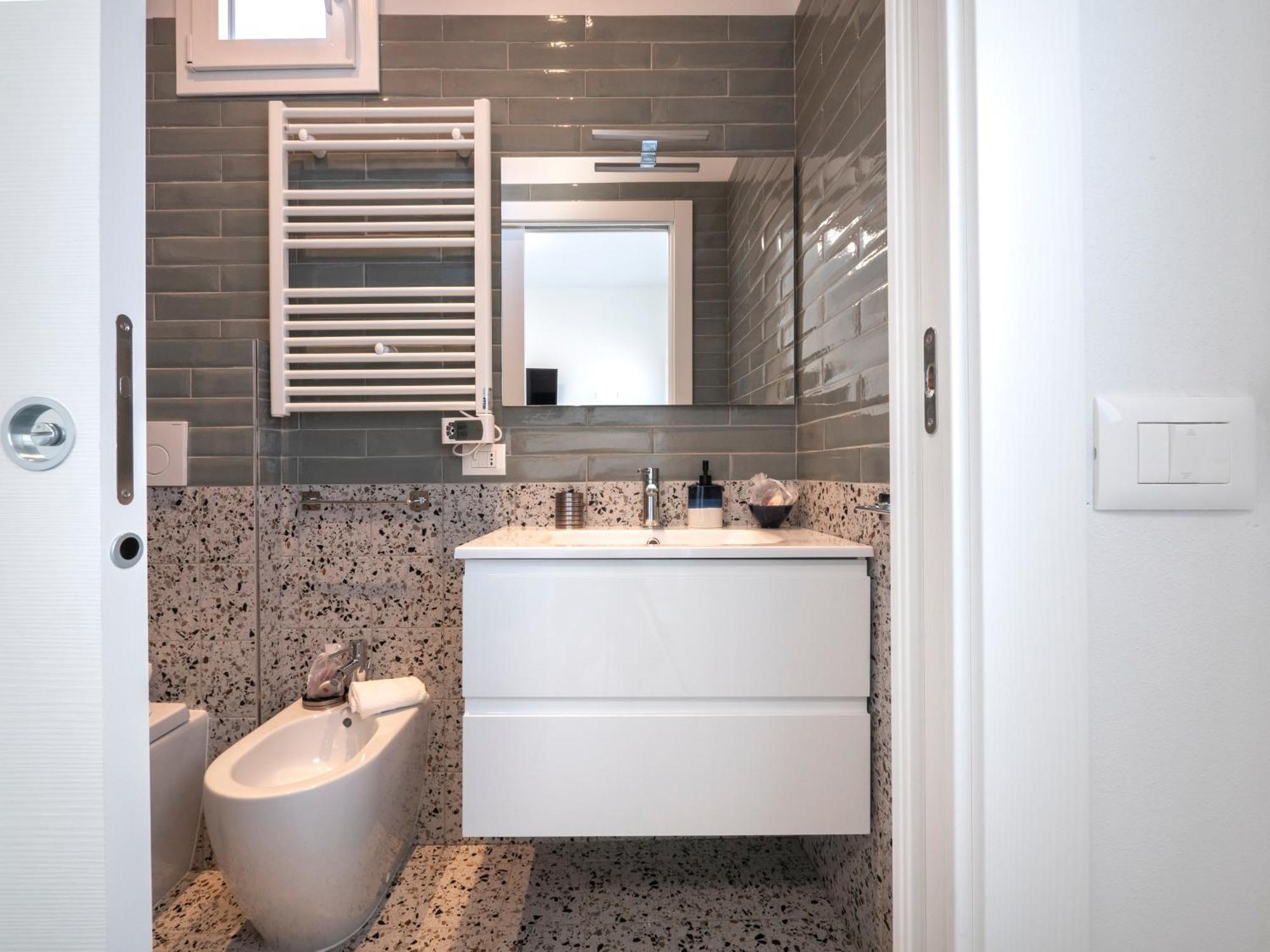 Single Room Private Bathroom