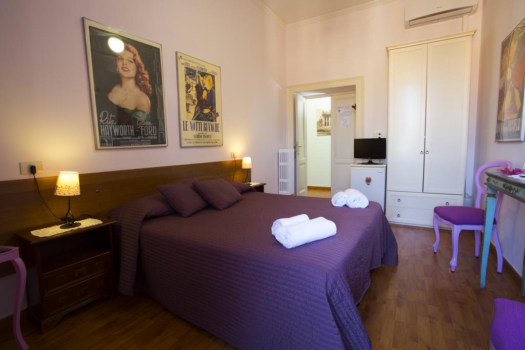 Double Room with Shared Bathroom,154596344:JPEG