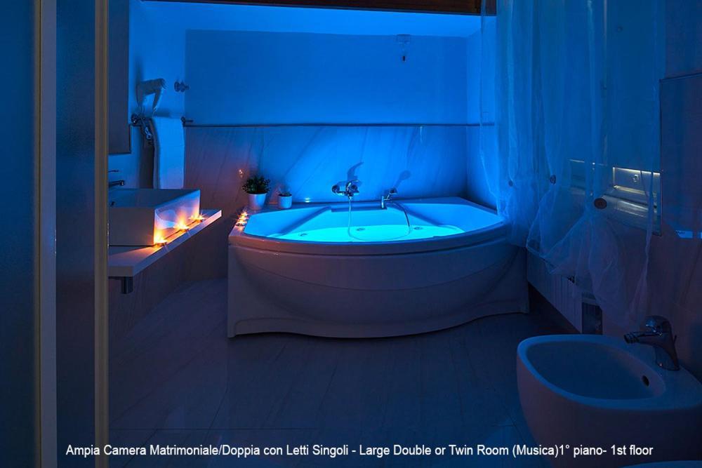 Large Double or Twin Room,1554024709:JPEG