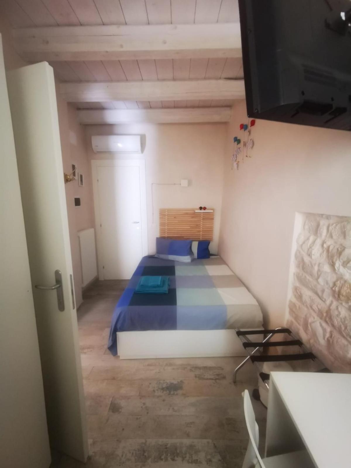 Single Room Bathroom
