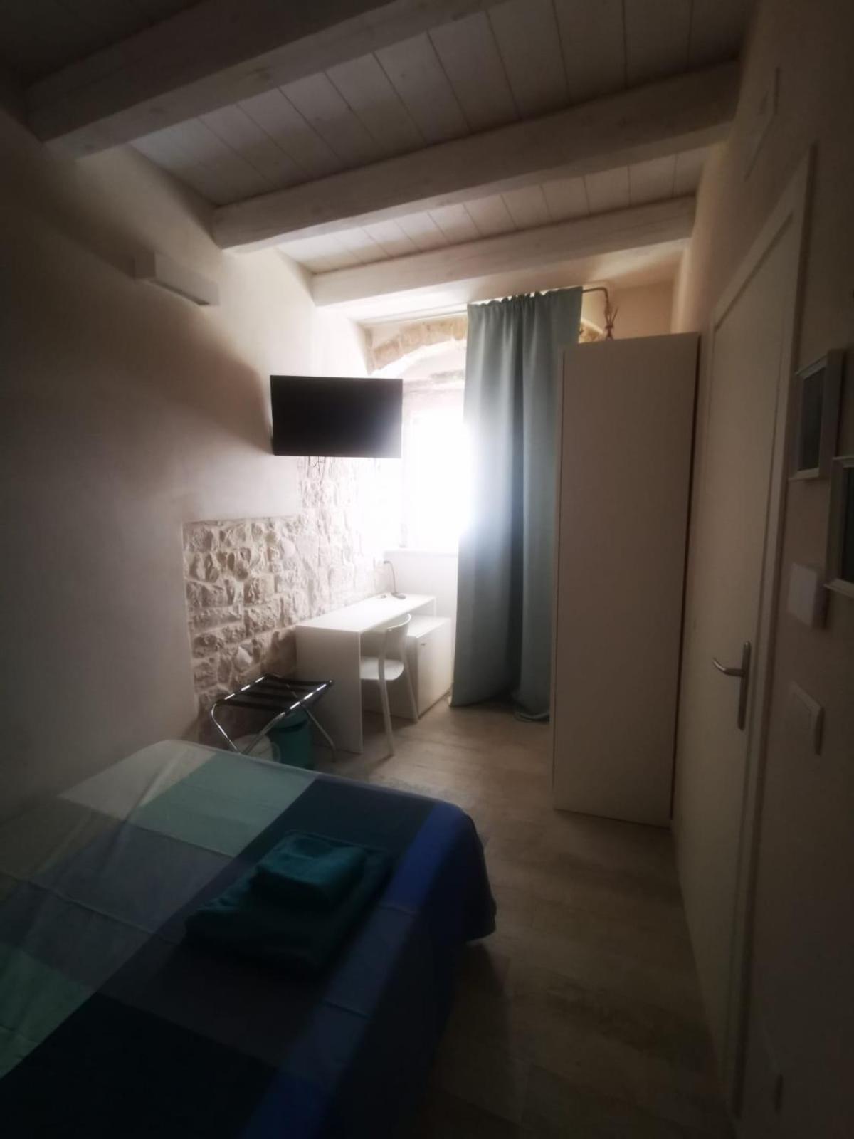 Single Room Bathroom
