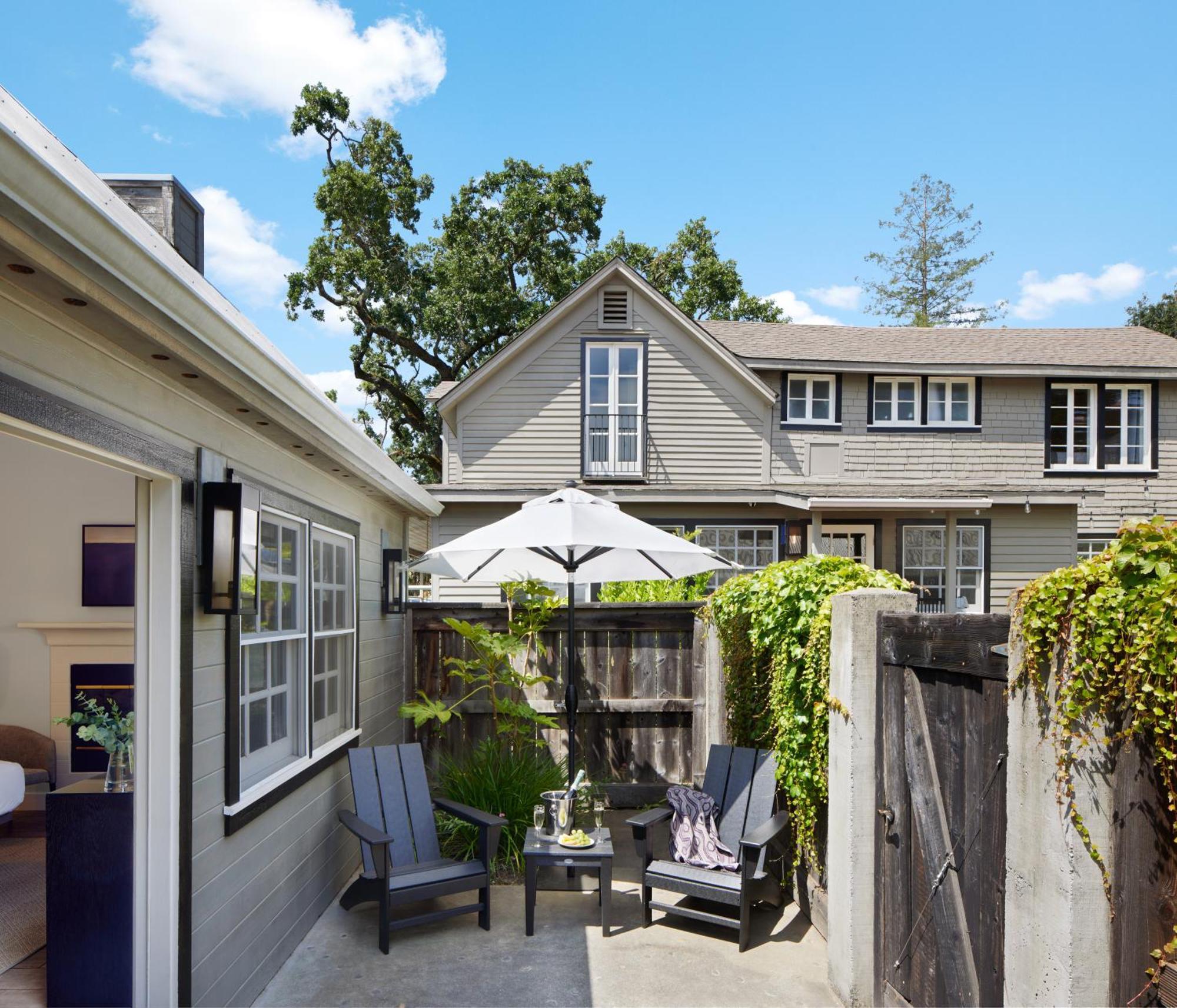 Courtyard King + Patio