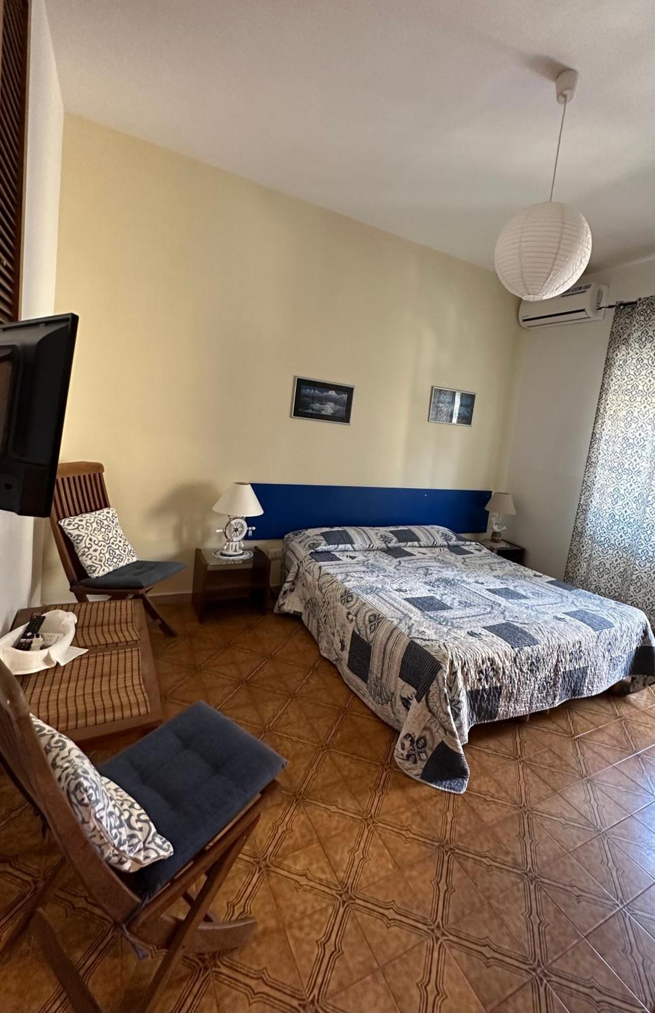 Double or Twin Room Private External Bathroom