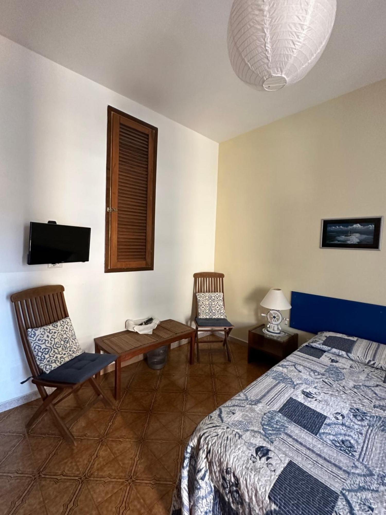 Double or Twin Room Private External Bathroom