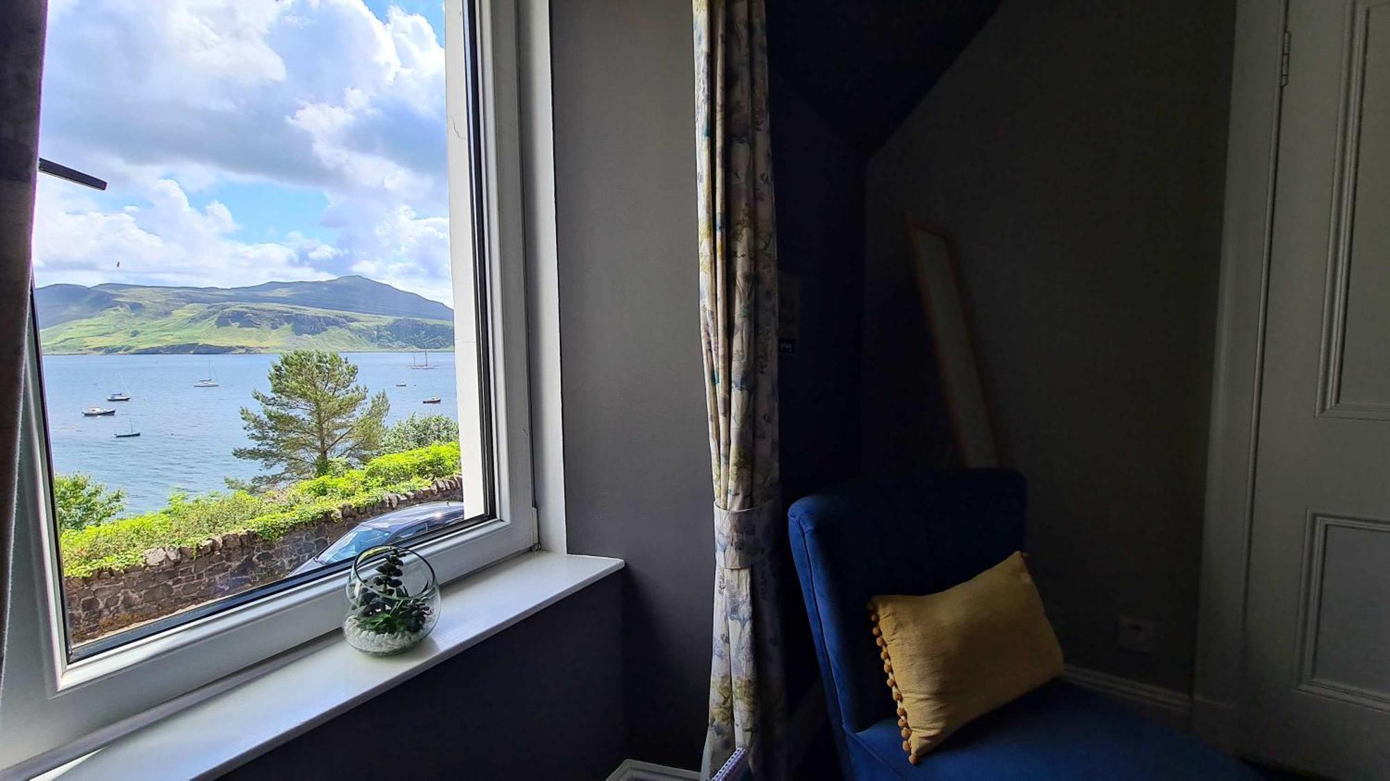 Standard Triple Room with Sea View