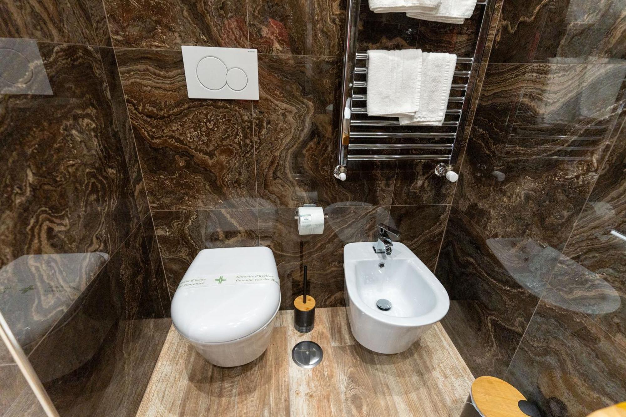Deluxe Double Room Bath