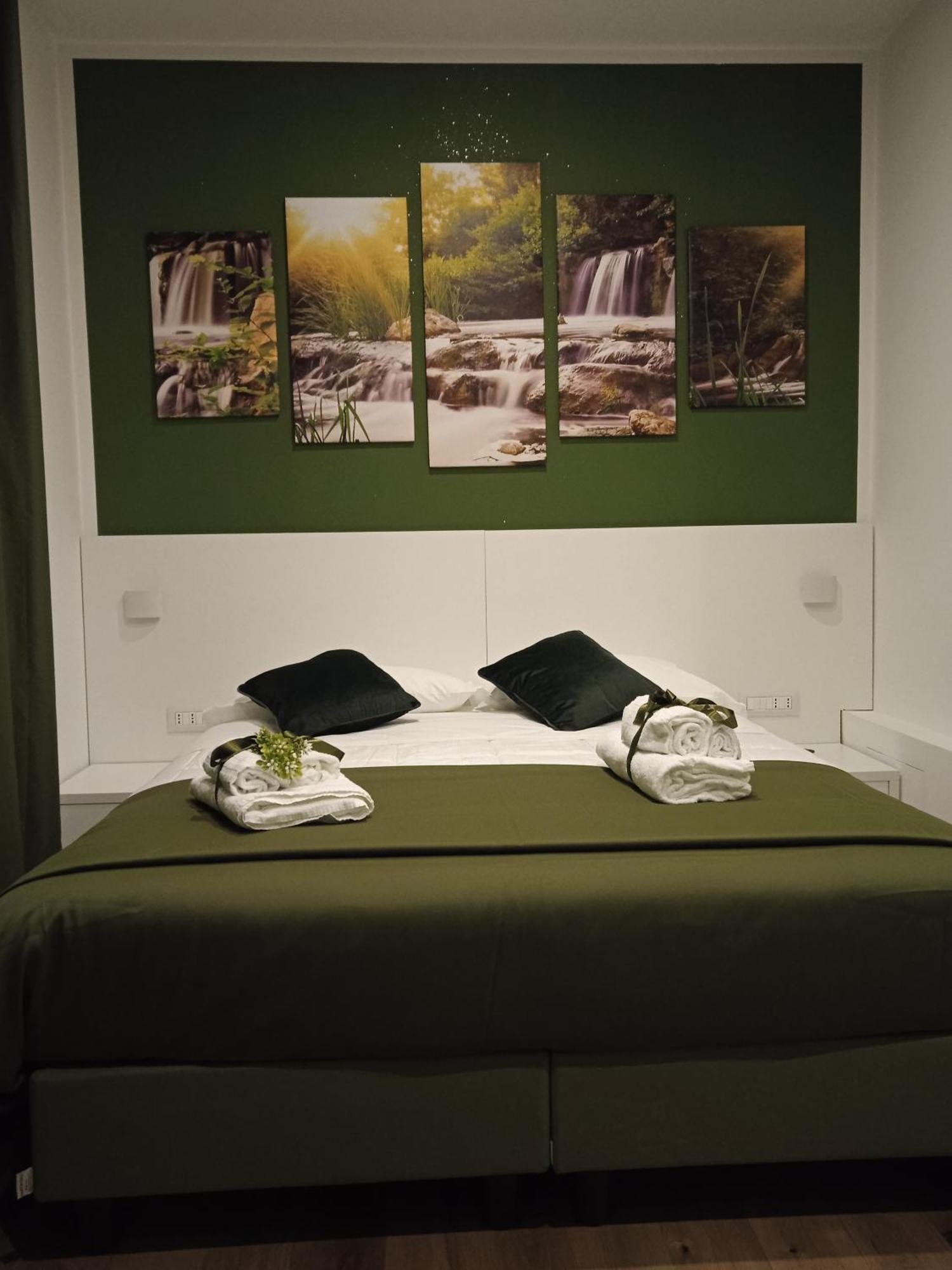 Double or Twin Room Private Bathroom