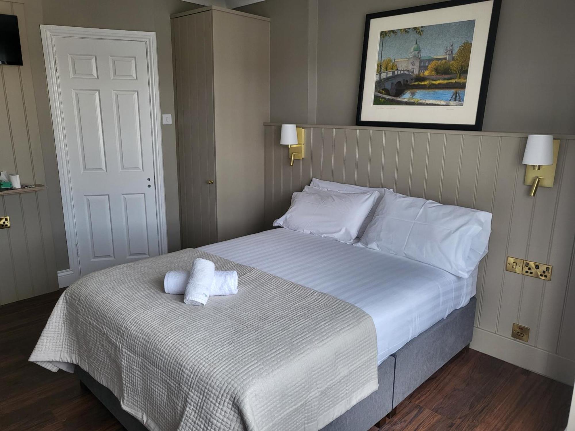 Double Room,1563311377:JPEG