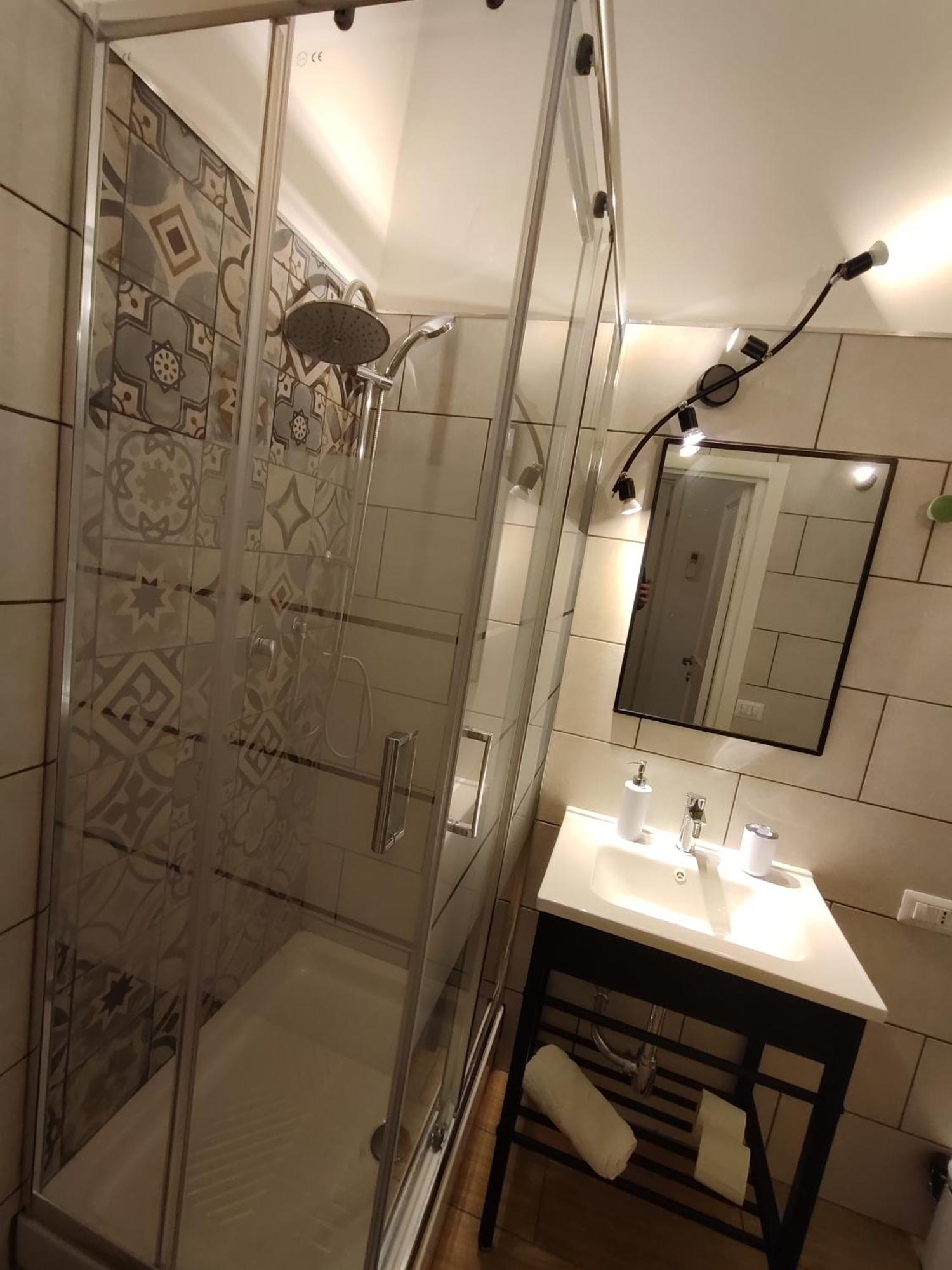 Twin Room,1563542329:JPEG