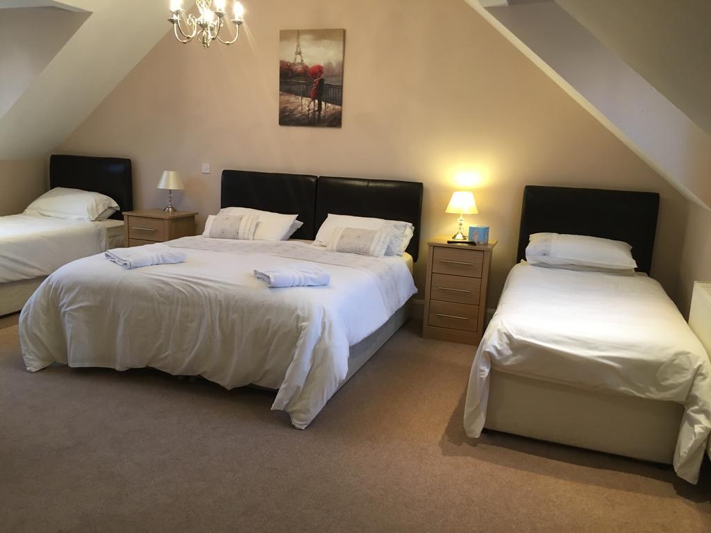 Deluxe Family Room