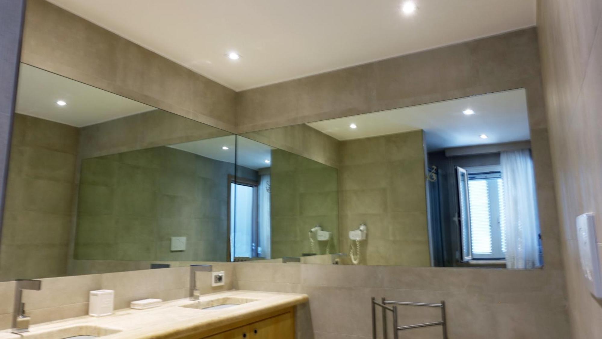 King Suite Spa Bath