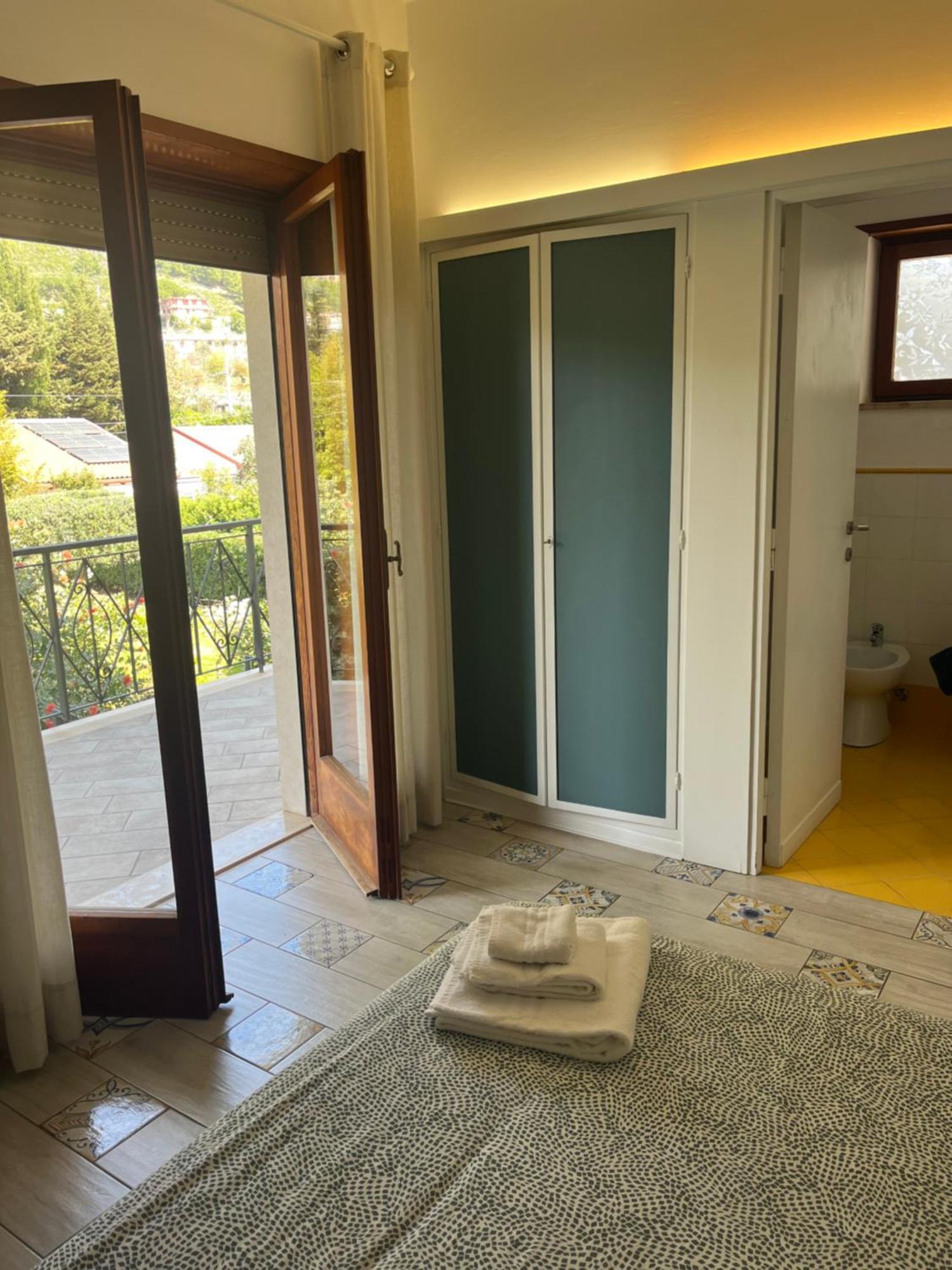 Double Room Private Bathroom