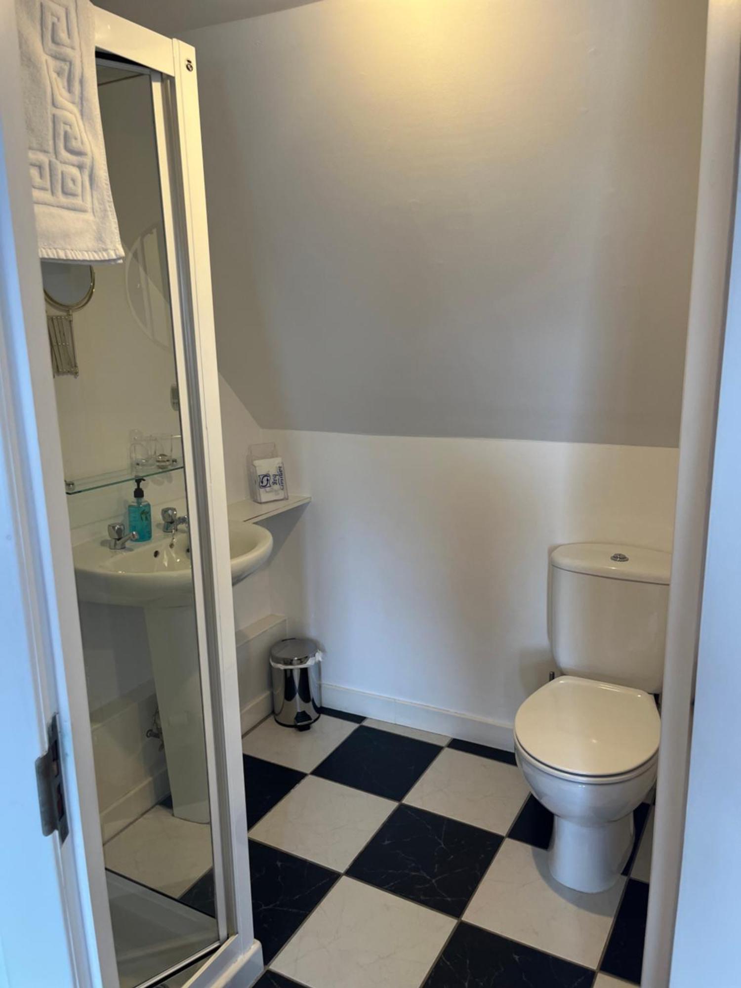 Twin Room with Private Bathroom