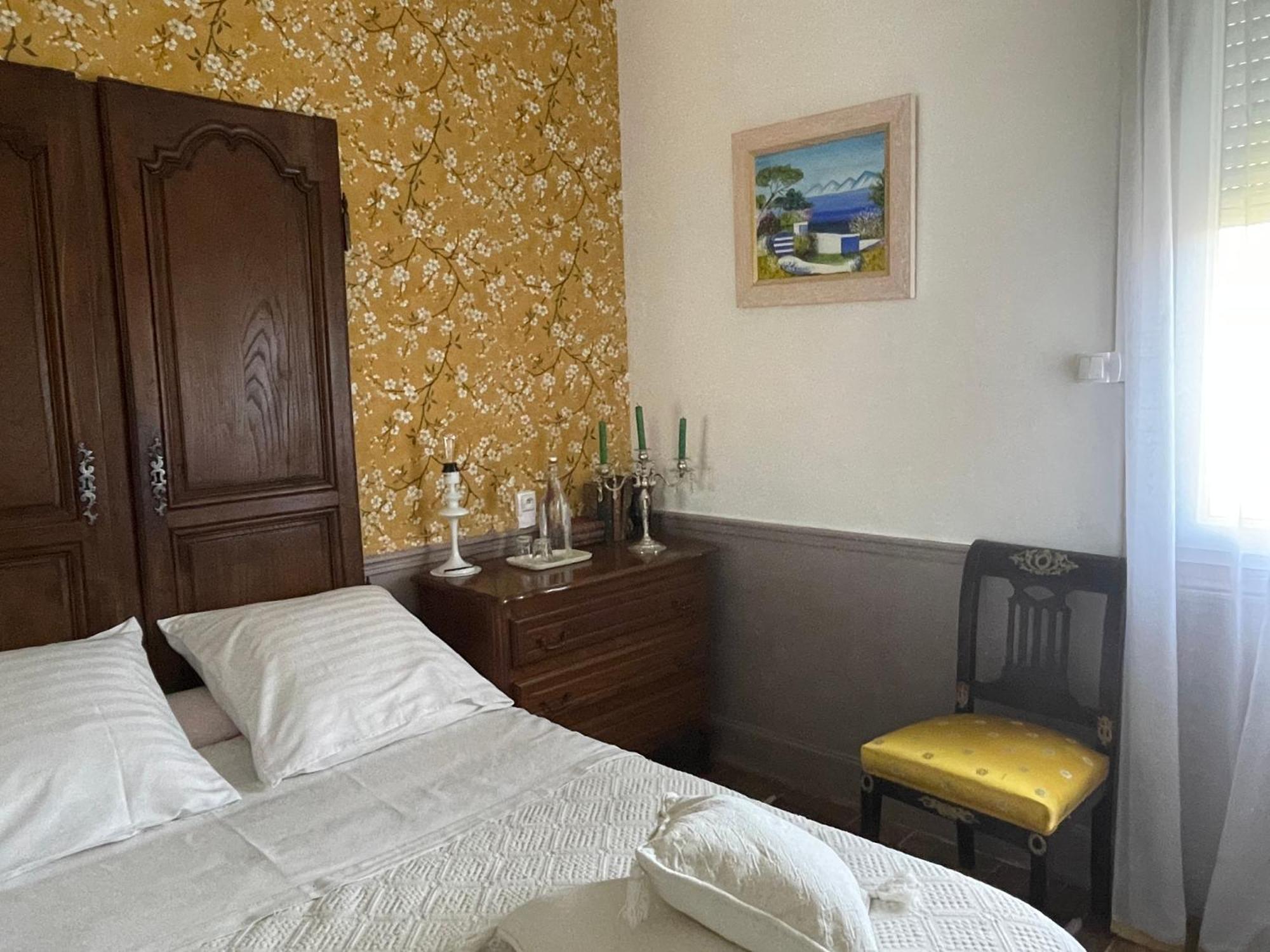 Small Double Room,1702168516:JPEG