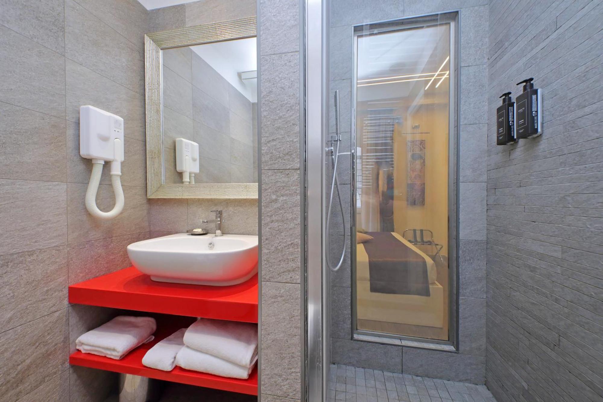 Quadruple Room Private Bathroom