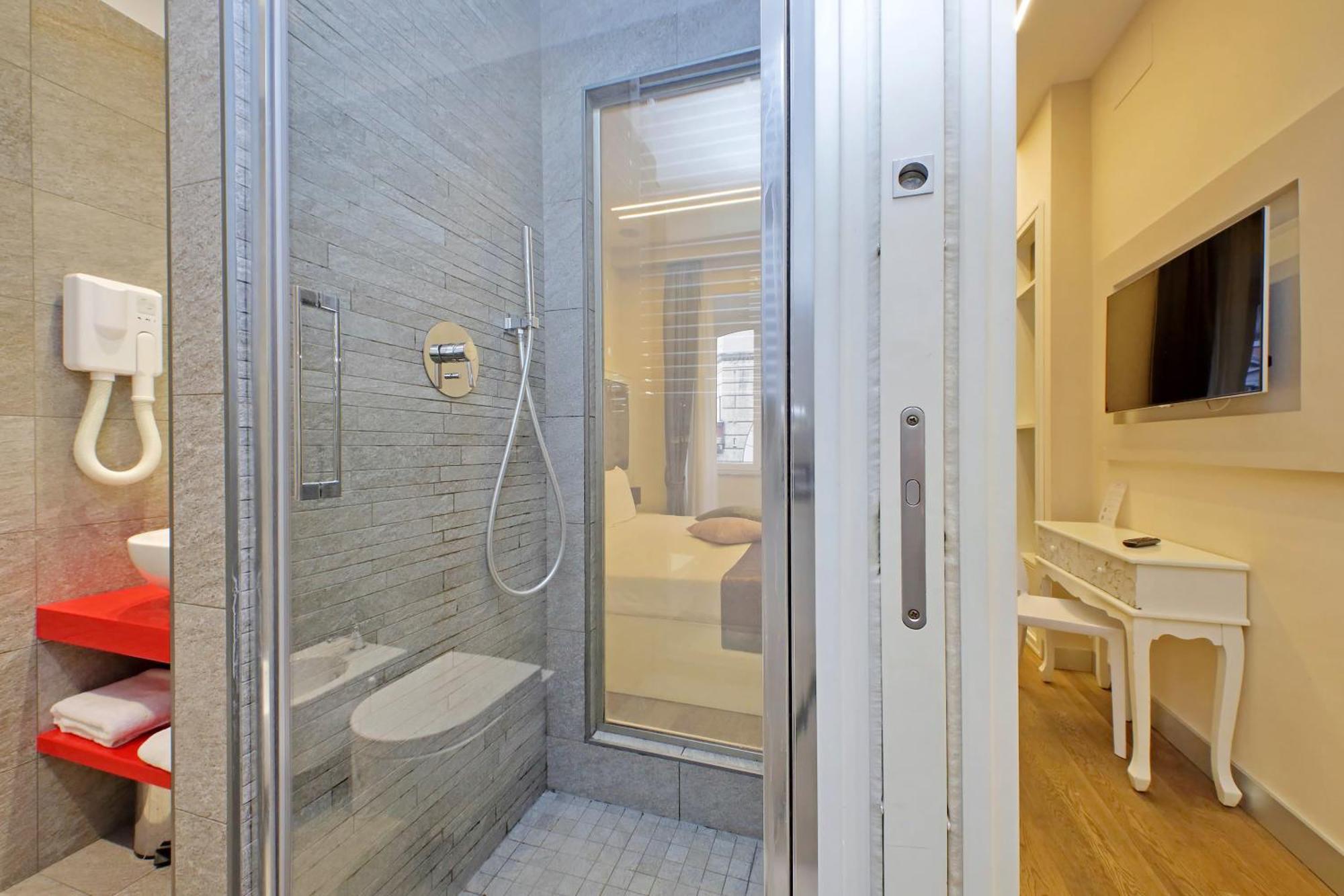 Quadruple Room Private Bathroom
