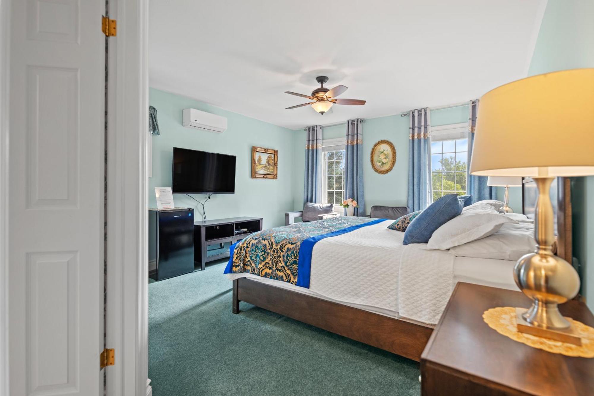 Deluxe King Suite