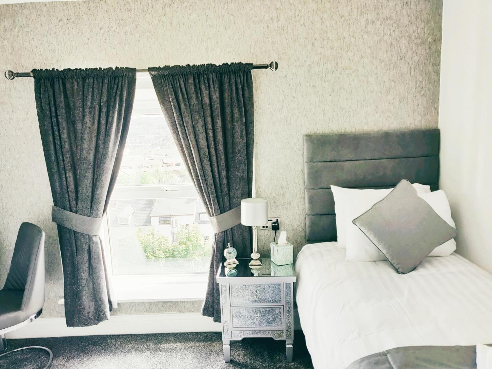 Deluxe Single Room